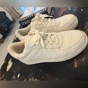 ALO Yoga Men’s White Recovery mood Sneakers US 9.5 (Lightly Worn)
